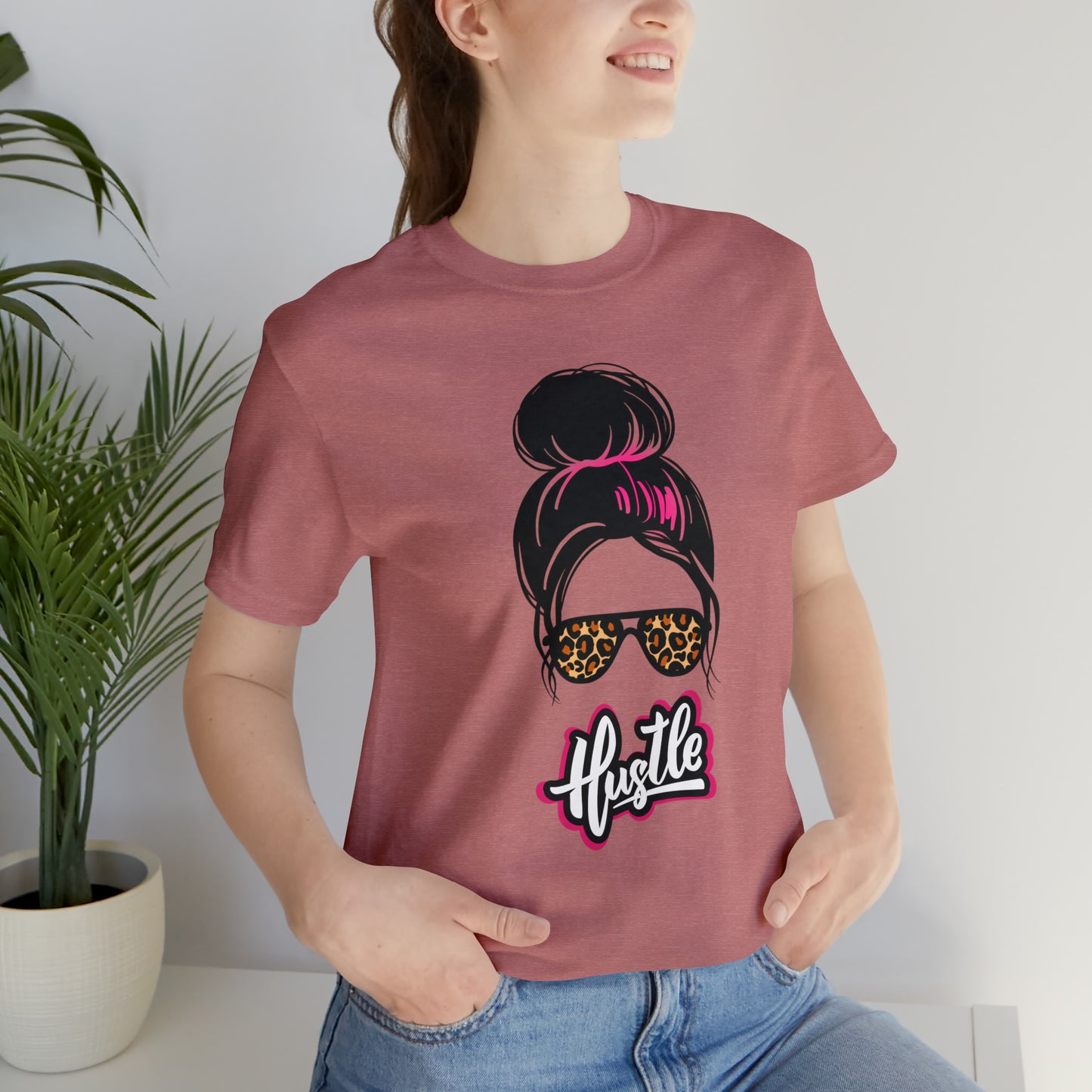 Hustle messy bun pink Unisex Jersey Short Sleeve Tee