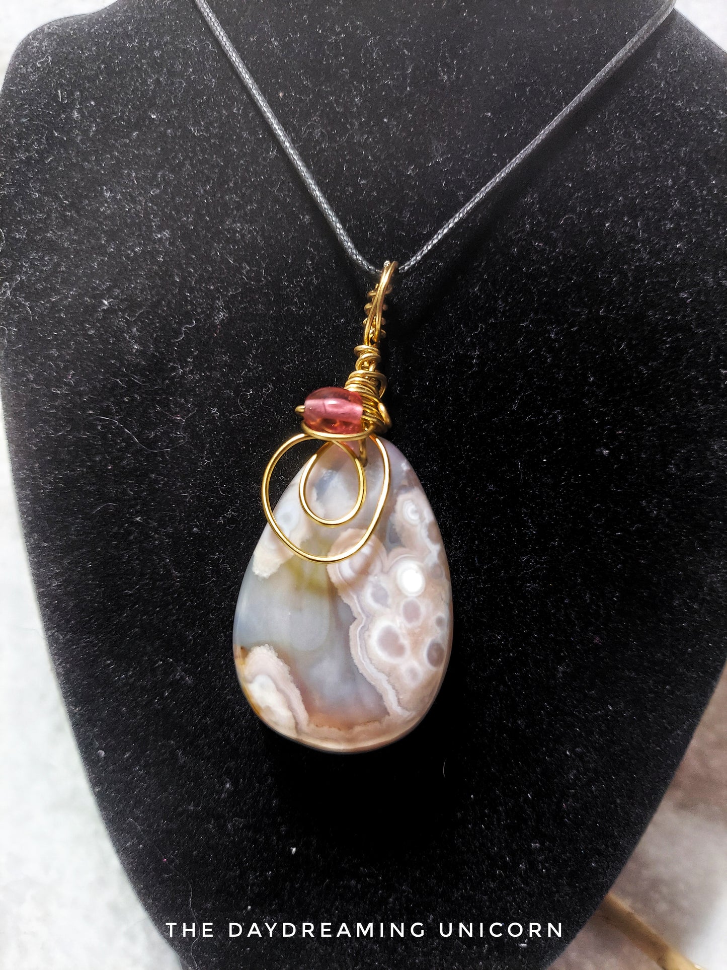 Crystal stone pendant: Flower Agate