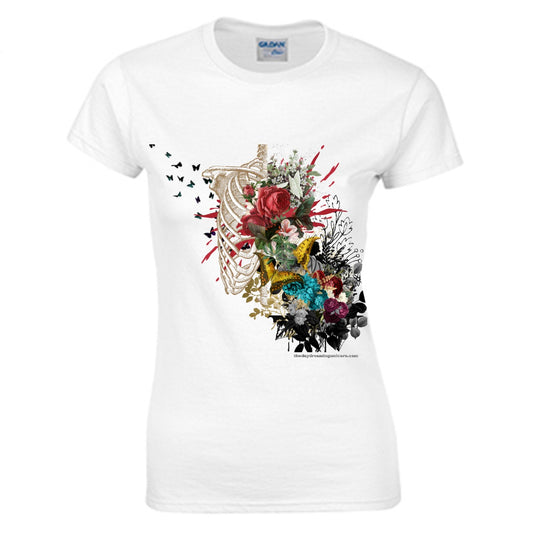 The flight of love Women's O-neck T-shirt | Gildan 180GSM Cotton (DTG)